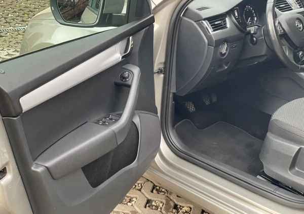 Skoda Octavia cena 37999 przebieg: 238000, rok produkcji 2015 z Świecie małe 529